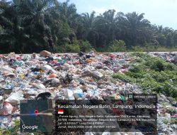 *Gunungan Sampah Cemari Jalan Lintas Provinsi di Kampung Purwa Agung, Warga Keluhkan Bau Menyengat dan Minimnya Penanganan*